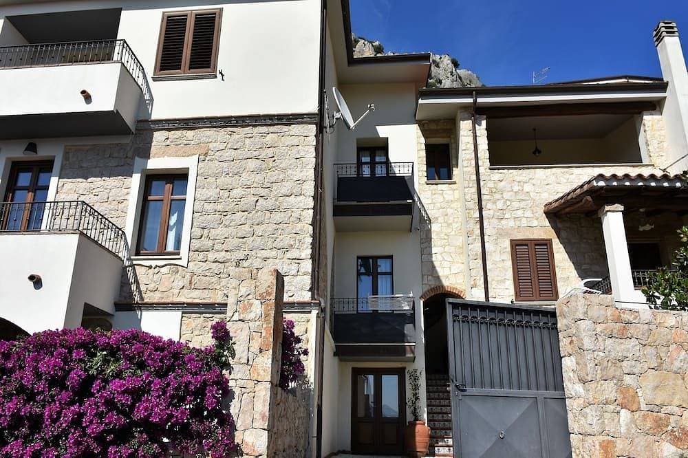 Foto 7 von 14: Villa Janas, sea and mountain view