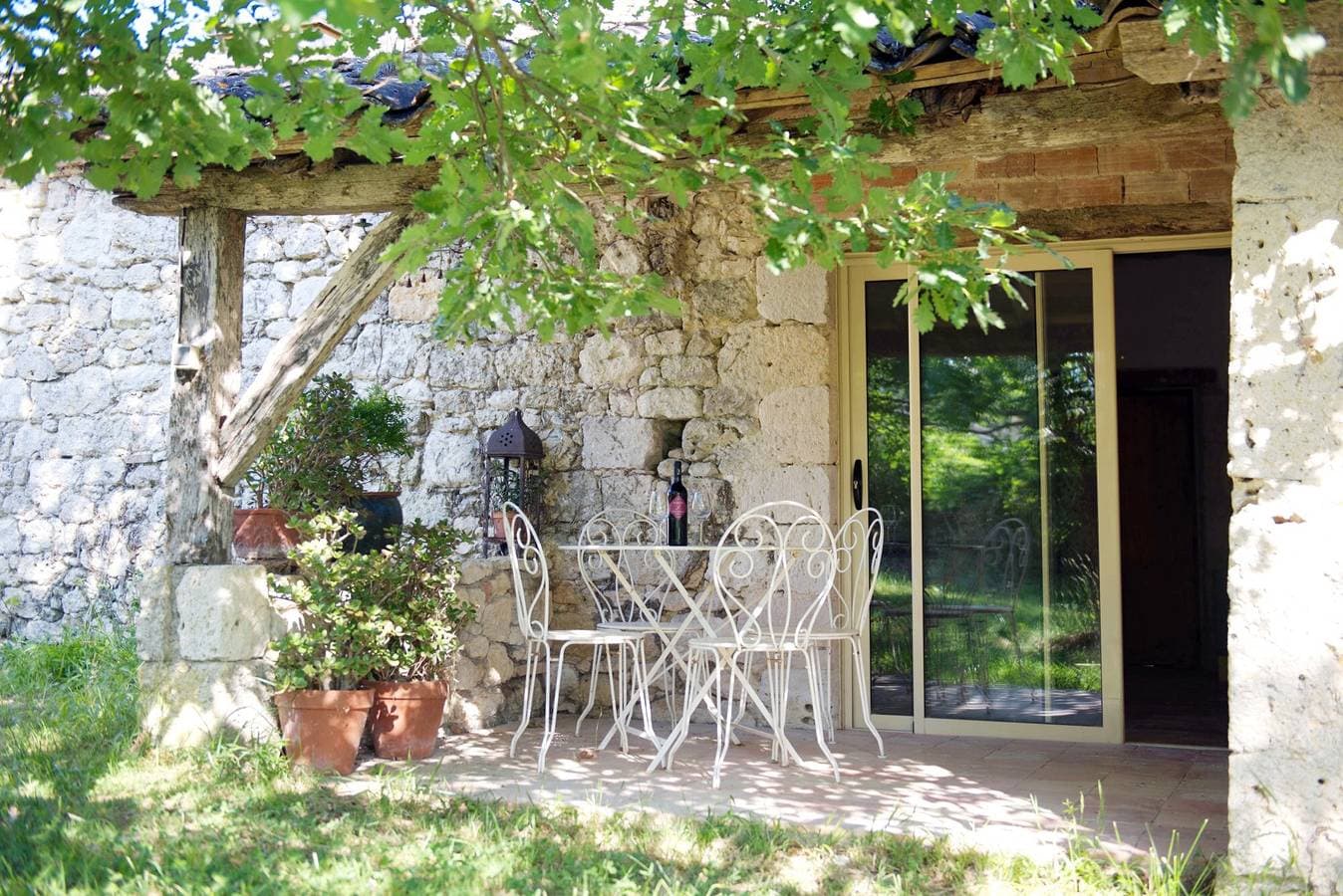 Foto 2 von 23: Gemütliches, ruhiges Steinhaus mit Pool und privatem Garten