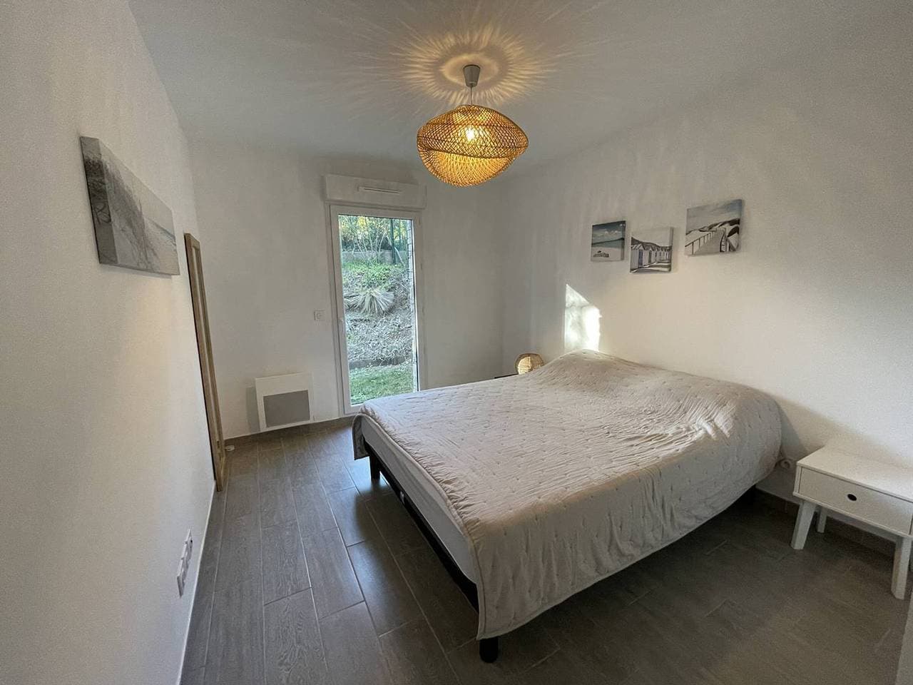 Foto 8 von 11: Elegante Wohnung für 4 Personen mit Garten, Pool und nah am Strand