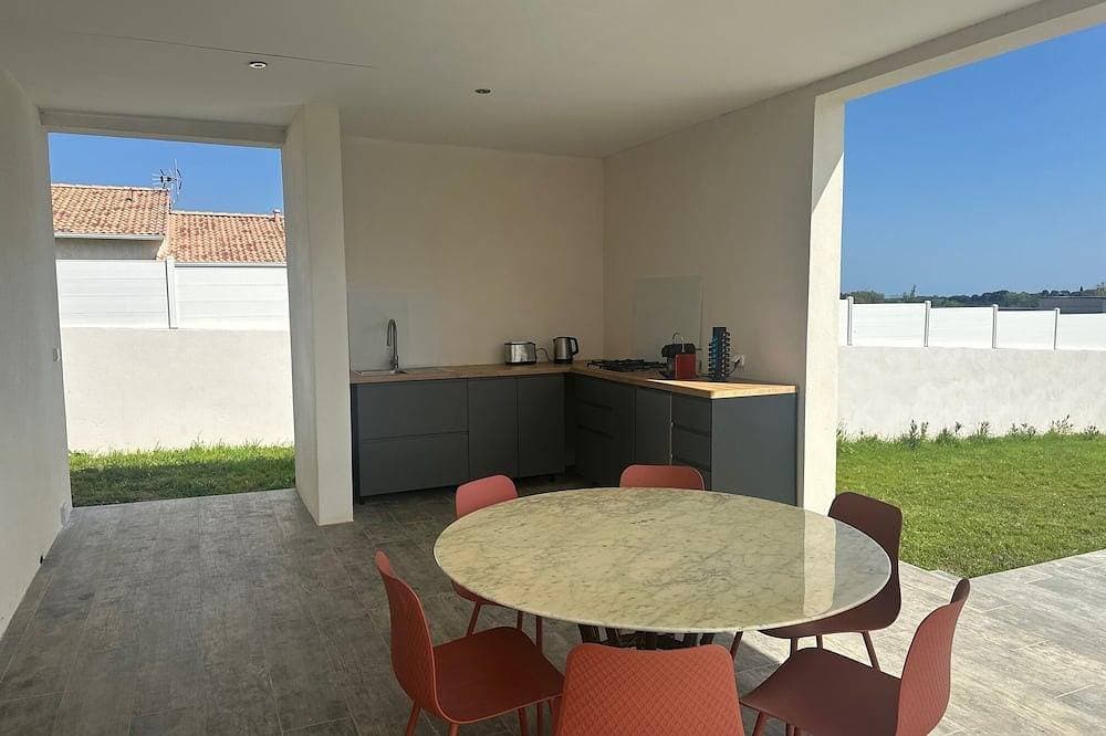 Foto 12 von 30: Geräumige 220 m² große Villa mit privatem Pool und großem umzäunten Garten
