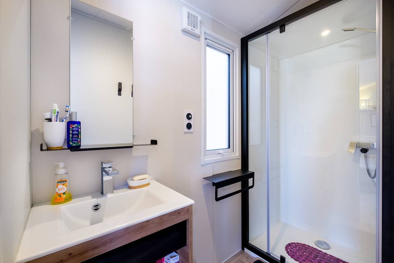 Foto 11 von 21: Ferienwohnung 'Mobile-Home Baia' mit Meerblick, privater Terrasse und WLAN