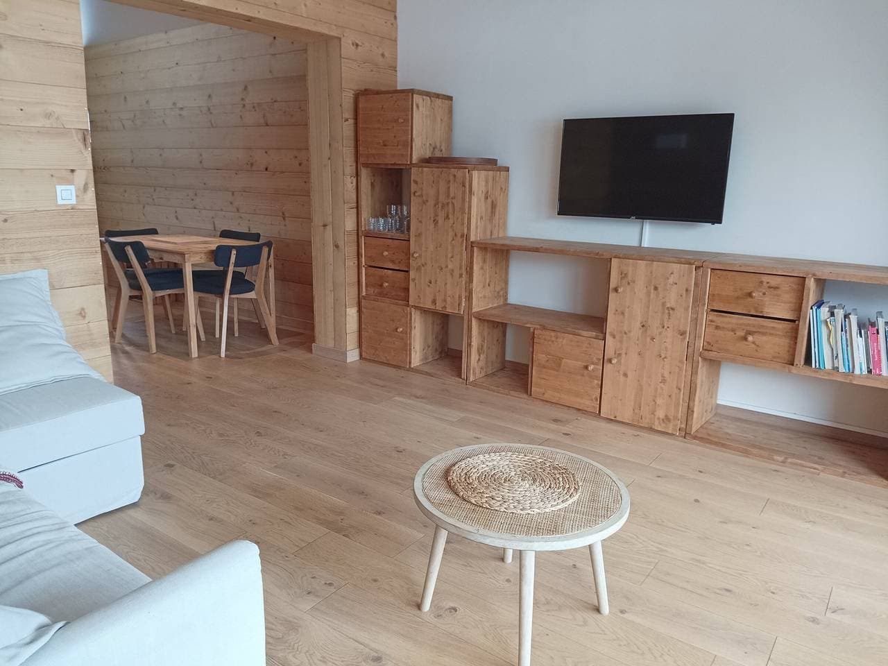 Foto 4 von 12: Renovierte Wohnung im Herzen des Vercors in Autrans, bis zu 5 Pers, sonnige Terrasse