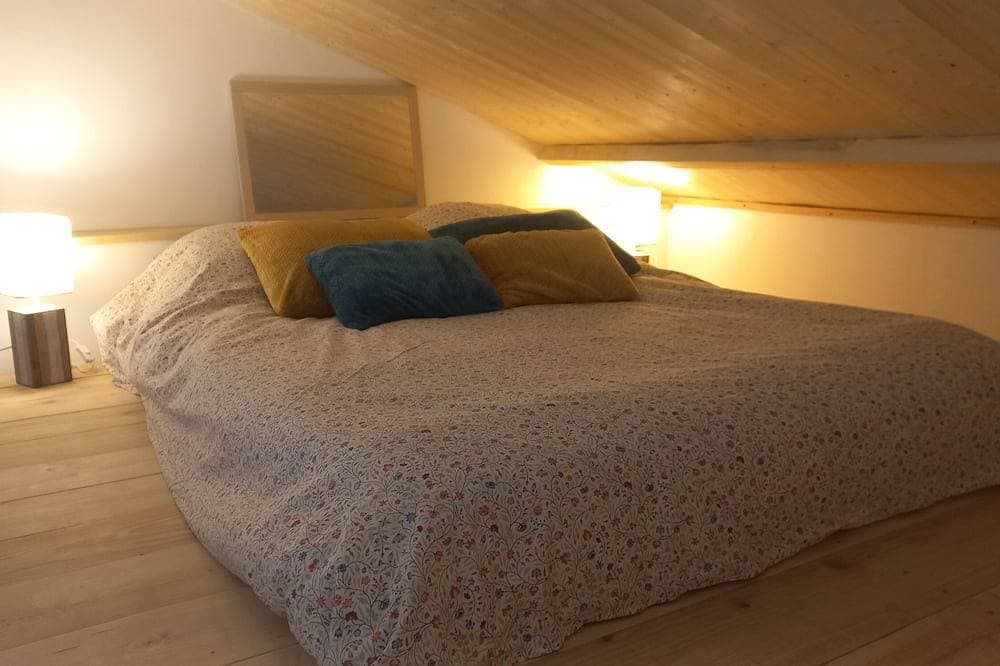 Foto 2 von 30: Une Maison Tout Confort, son Grand Terrain Nature et sa Piscine Juste Pour Vous!