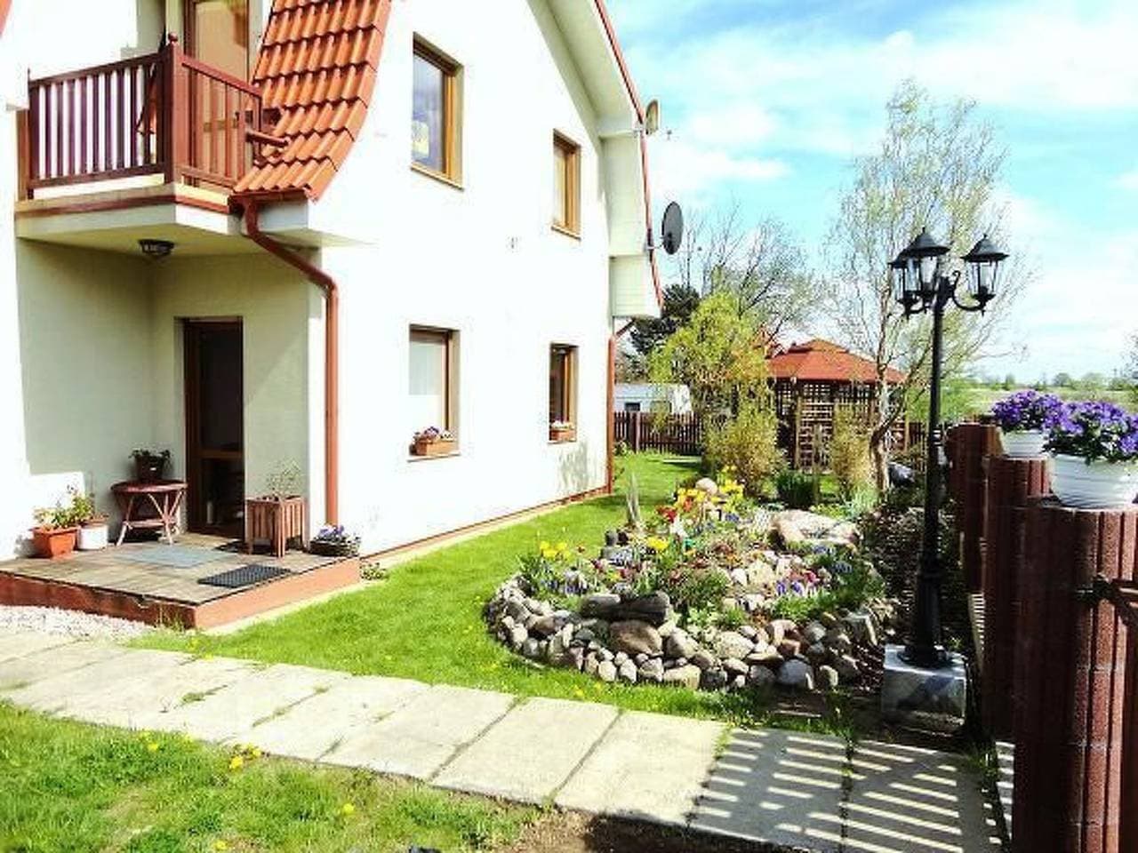 Mit Terrasse 1