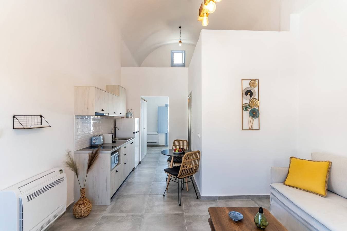 Foto 9 von 36: Lovely Santorini Villa | 1 Bedroom Villa | Private Hot Tub & Beautiful Views