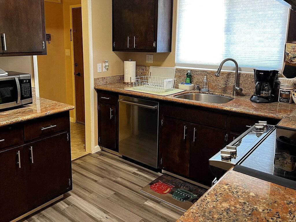 Foto 13 von 19: Comfortable, convenient 2Br 2Ba apt in Alameda
