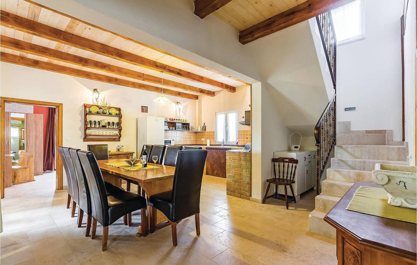 Foto 9 von 70: Geräumige 2-Zimmer-Wohnung mit Pool und Parkplatz – inklusive schnellem WLAN!