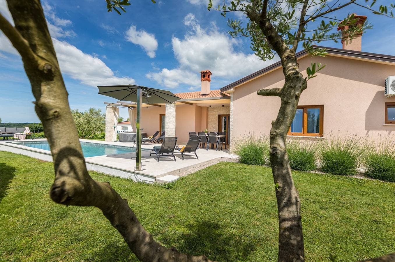 Foto 8 von 48: Villa Draga – Charmante Villa mit 2 Schlafzimmern, privatem Pool und Whirlpool