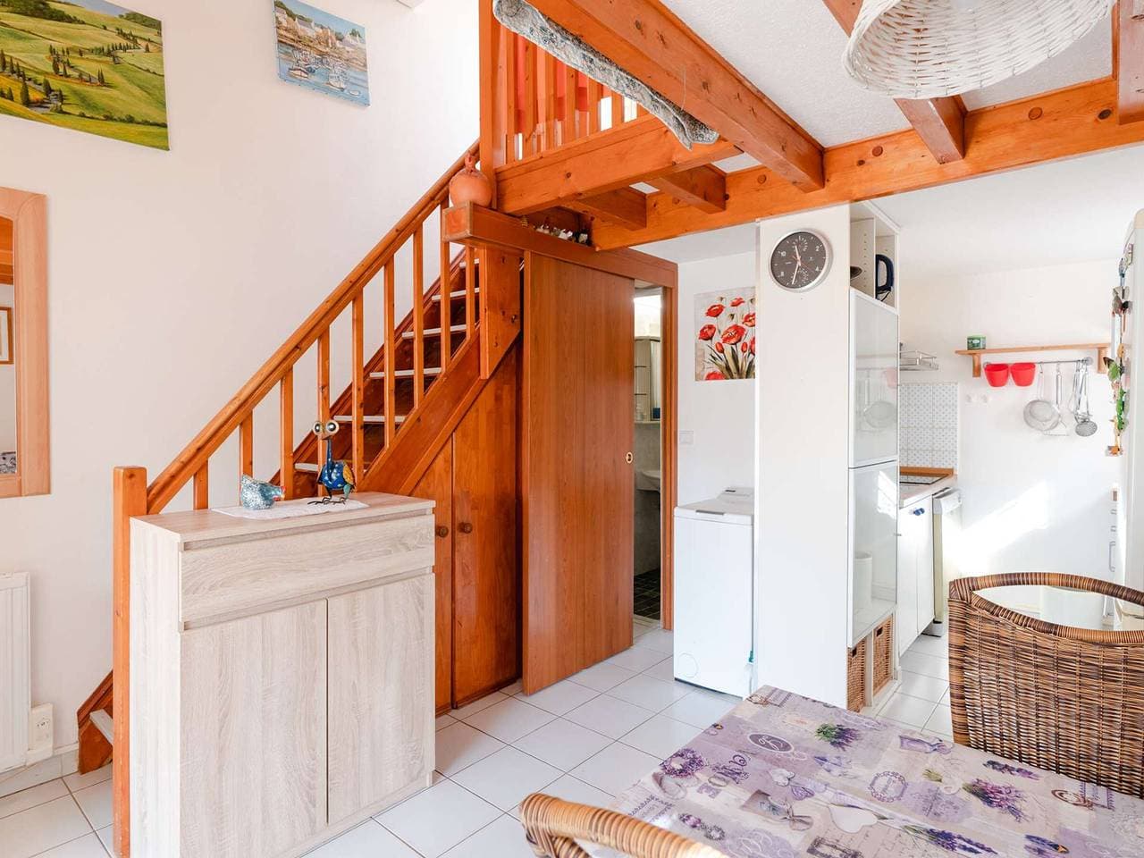 Foto 5 von 16: Klimatisiertes Studio-Maisonette mit Pool, WLAN und Parkplatz in ruhiger Lage