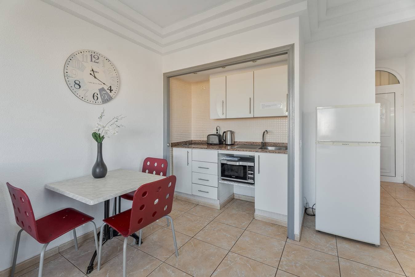 Foto 7 von 27: Ferienwohnung 'Orlando' mit Meerblick, Gemeinschaftspool und WLAN