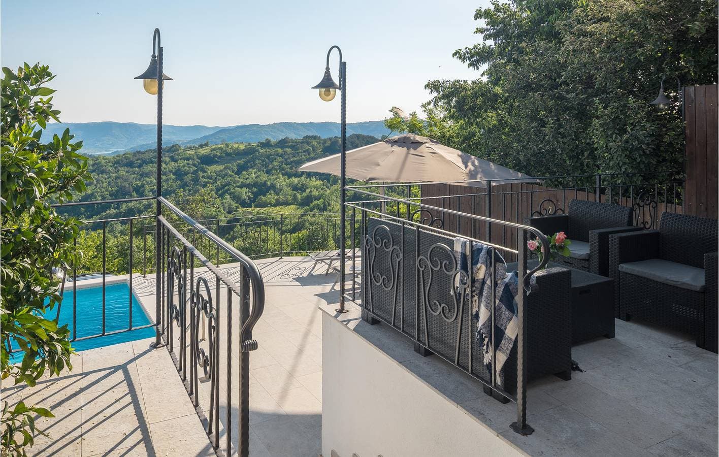 Foto 9 von 52: Charmante 200 m² große Wohnung mit Pool und Terrasse, 2,5 km vom Fluss entfernt