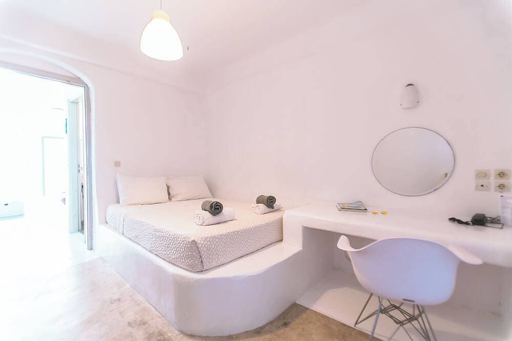Foto 4 von 30: Superior Apartment 14- Sea View, Shared Infinity pool, Pool Bar, Gym