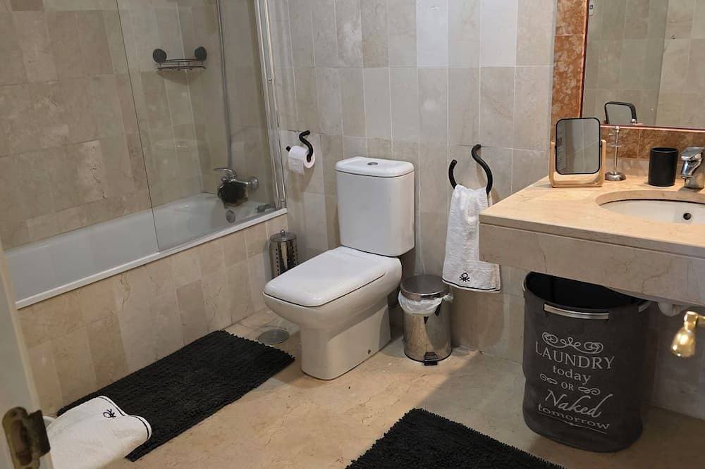 Foto 4 von 27: A lovely spacious 2-bed apartment  on beautiful El Presidente Urbanisation,