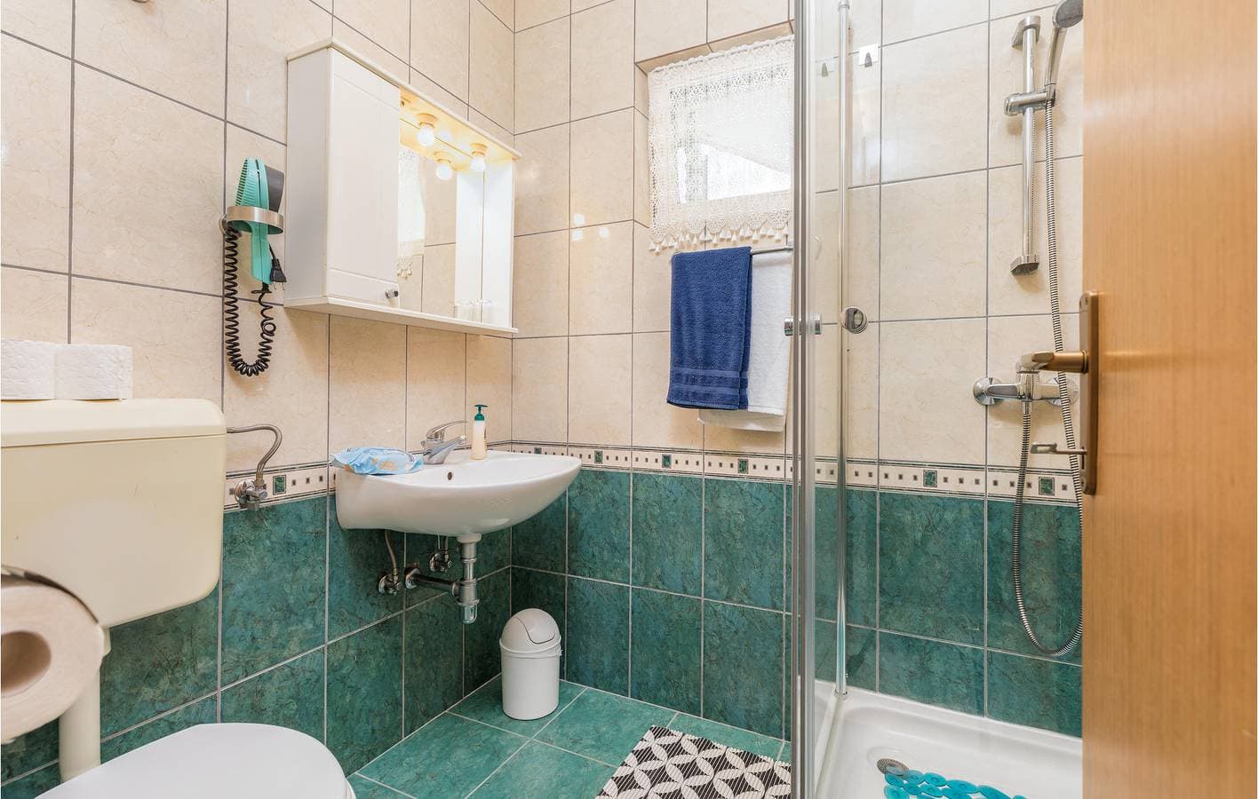 Foto 13 von 21: Gemütliche Ferienwohnung mit Pool, WLAN und Parkplatz, nur 2,5 km vom Strand entfernt