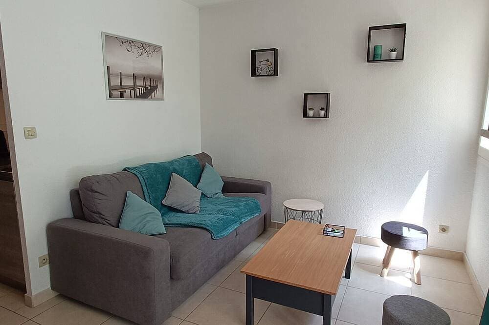 Nice Studio w/ terrace big shared pool 1