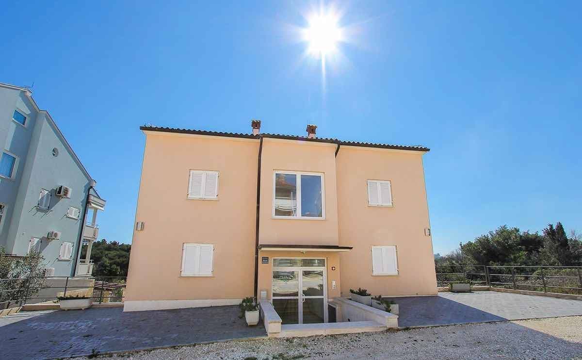 Ferienwohnung mit eigenem Balkon in Premantura 1