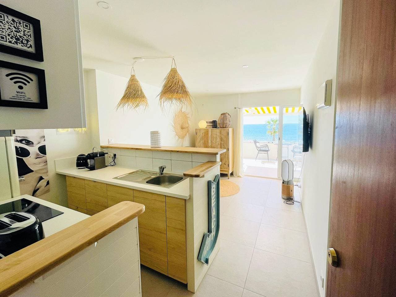 Foto 12 von 36: ¡Encantador apartamento en alquiler en Roses, Costa Brava! A 0 metros de la playa. Disfruta de la piscina comunitaria y las vistas al mar.