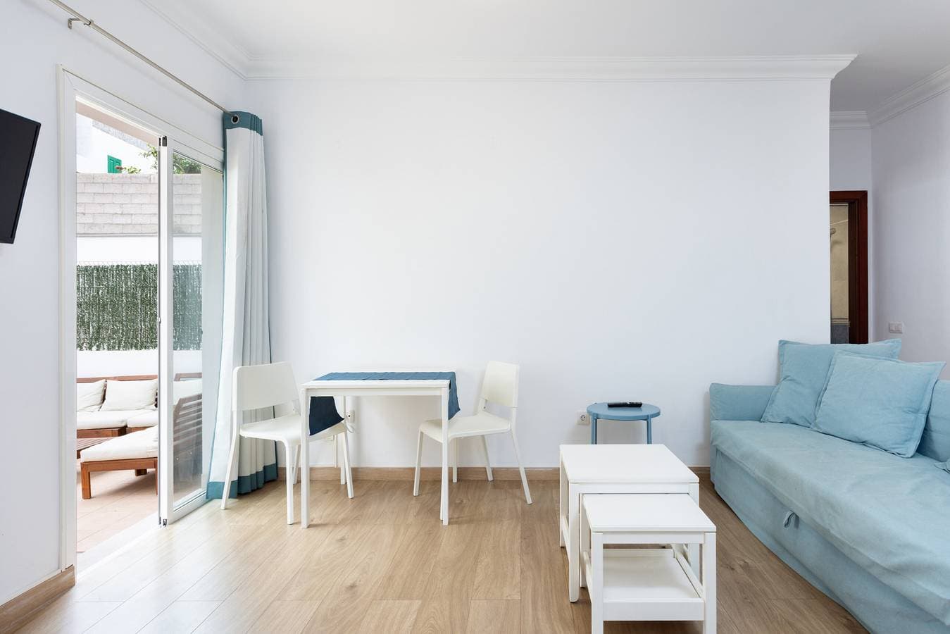 Foto 3 von 37: Ferienwohnung für 4 Personen mit Terrasse