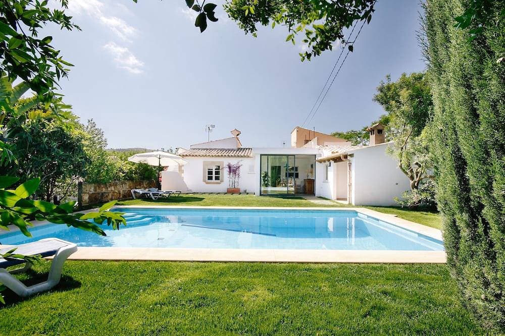 Private Villa, nur wenige Gehminuten vom Strand von Puerto Pollensa entfernt, mit WLAN, Klimaanlage ... 1