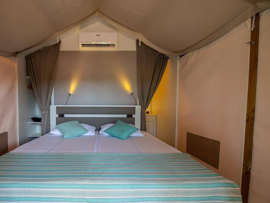Foto 5 von 33: Arena One99 Glamping - Zelt 2 personen - Mini-Lodge