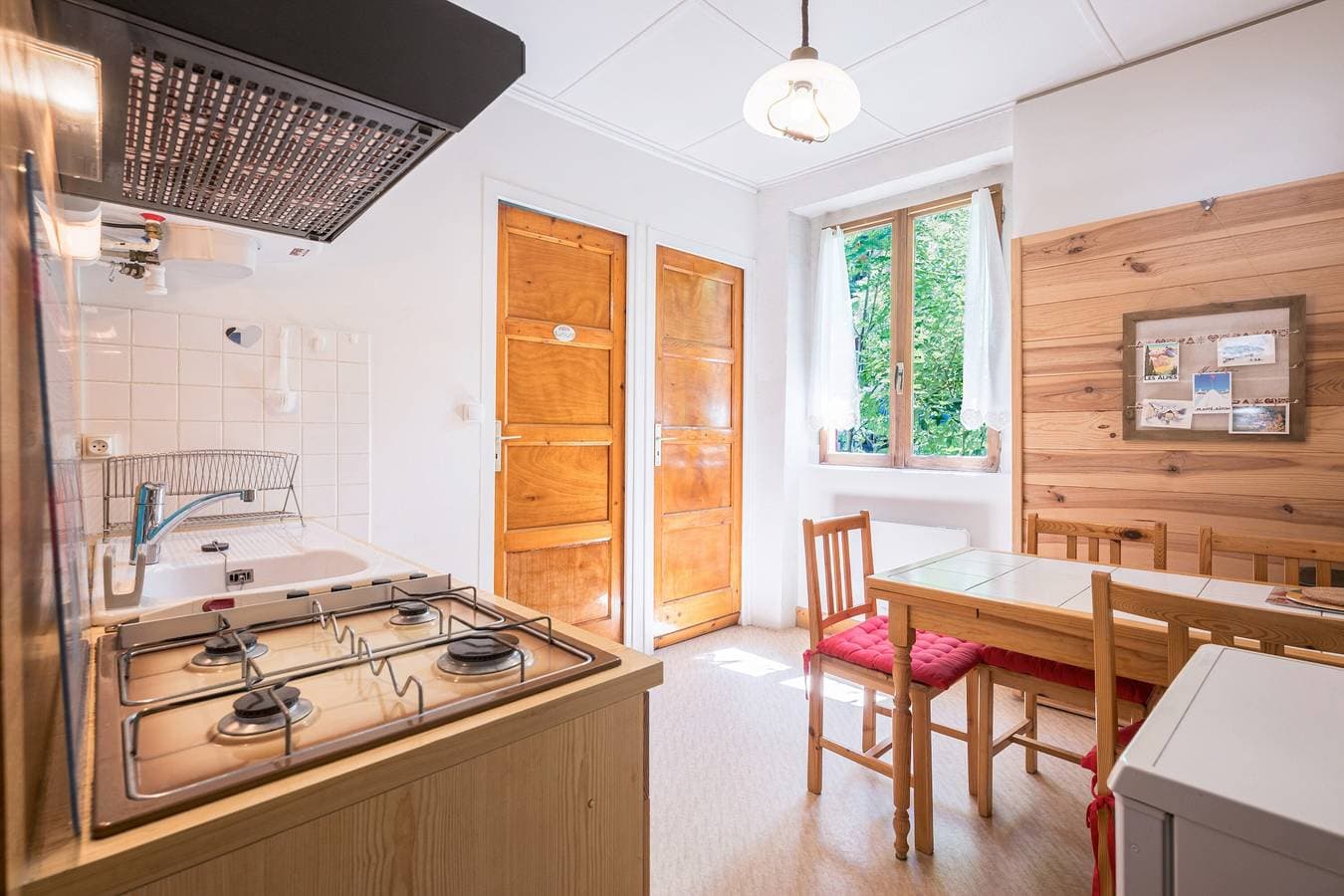 Foto 6 von 20: Ferienwohnung 'Rose Des Neiges' mit Bergblick, Gemeinschaftsgarten und Wi-Fi