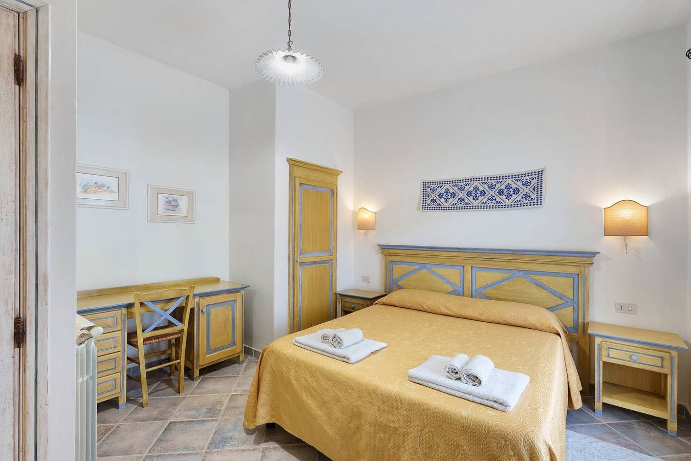 Foto 6 von 33: Zimmer 'Camera A Dorgali im B&B Sa Madalena' mit privatem Garten, WLAN und Klimaanlage