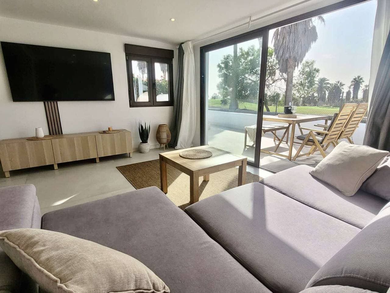 Foto 4 von 67: Villa für 4 Personen mit Pool