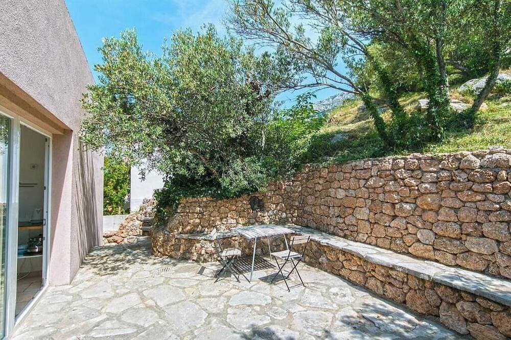 Villa Ivka Apartment C- 2 BRs 2 bathrooms, loggia and terrace with grill 1