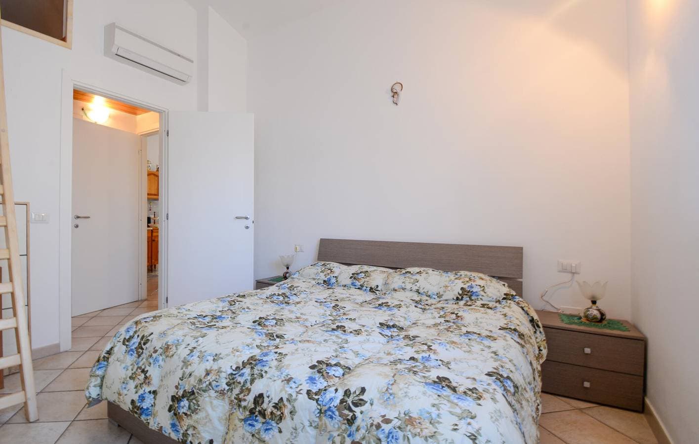 Foto 5 von 14: Modernes Apartment mit Klimaanlage, Parkplatz, Terrasse und Küche – in Strand- und Restaurantnähe