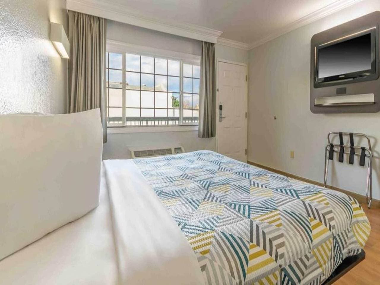 Foto 6 von 33: 1 Doppelbett | Nichtraucher, Kühlschrank