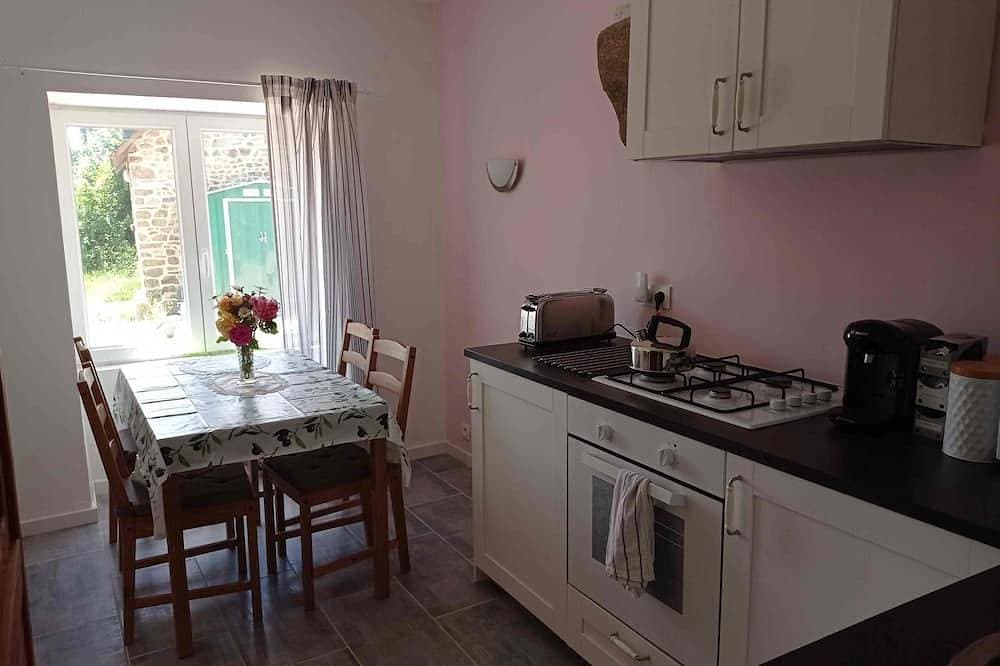 Foto 9 von 20: Four person cottage with heated/covered pool & private jacuzzi, 3 star rated