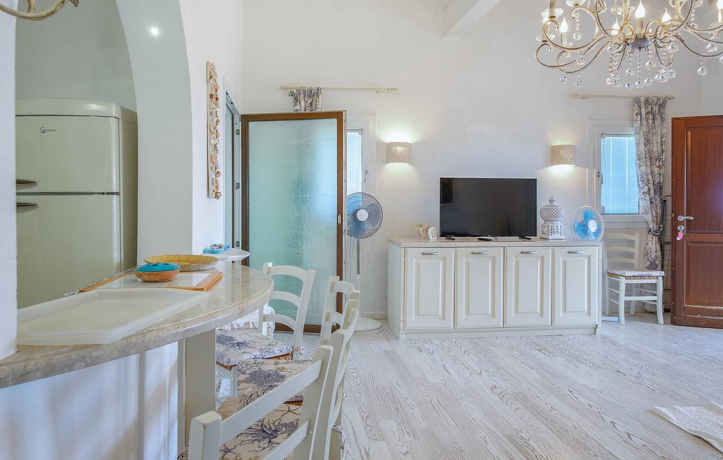 Foto 8 von 39: 130qm Wohnung mit Pool, Parkplatz, Terrasse und Internet - 2,5km zum Strand