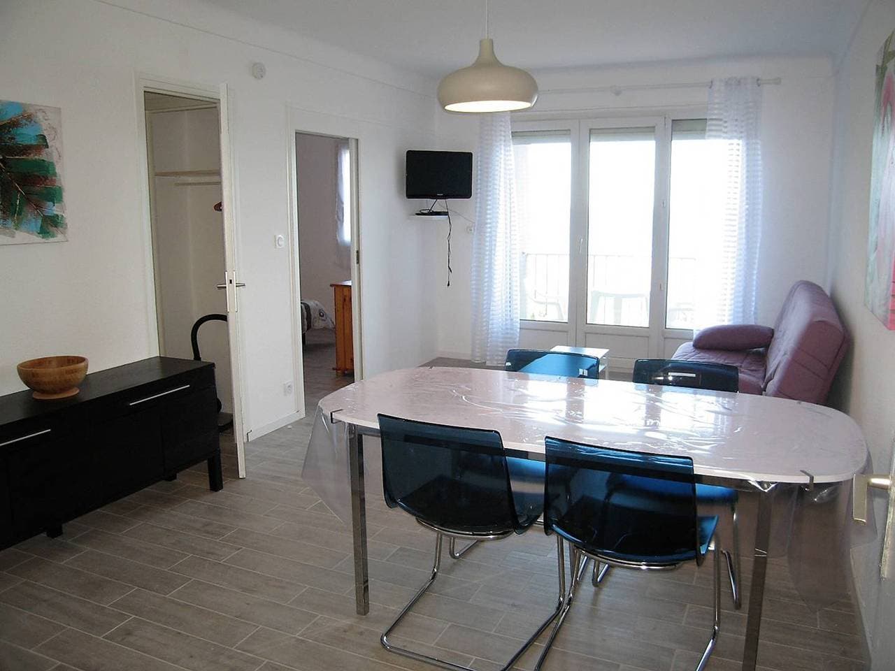 Foto 5 von 18: Renovierte 2-Zimmer-Wohnung, 4 Schlafplätze, Parkplatz, am Strand, Zentrum von Saint-Cyprien