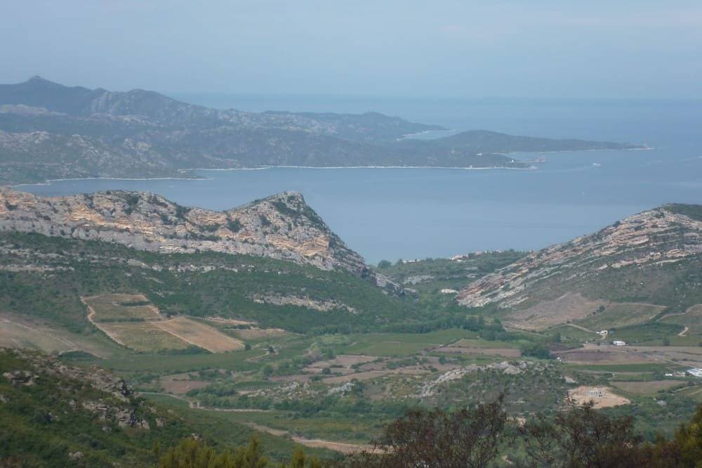 Foto 13 von 17: Schönes Studio, ruhig, nur 2 Minuten von der Marina von St Florent.