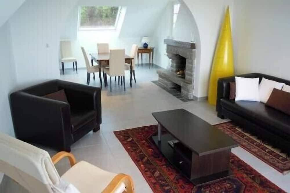Foto 5 von 14: 90 m² FeWo, Blick aufs Meer und die Insel Tatihou, großer Garten, in Strandnähe