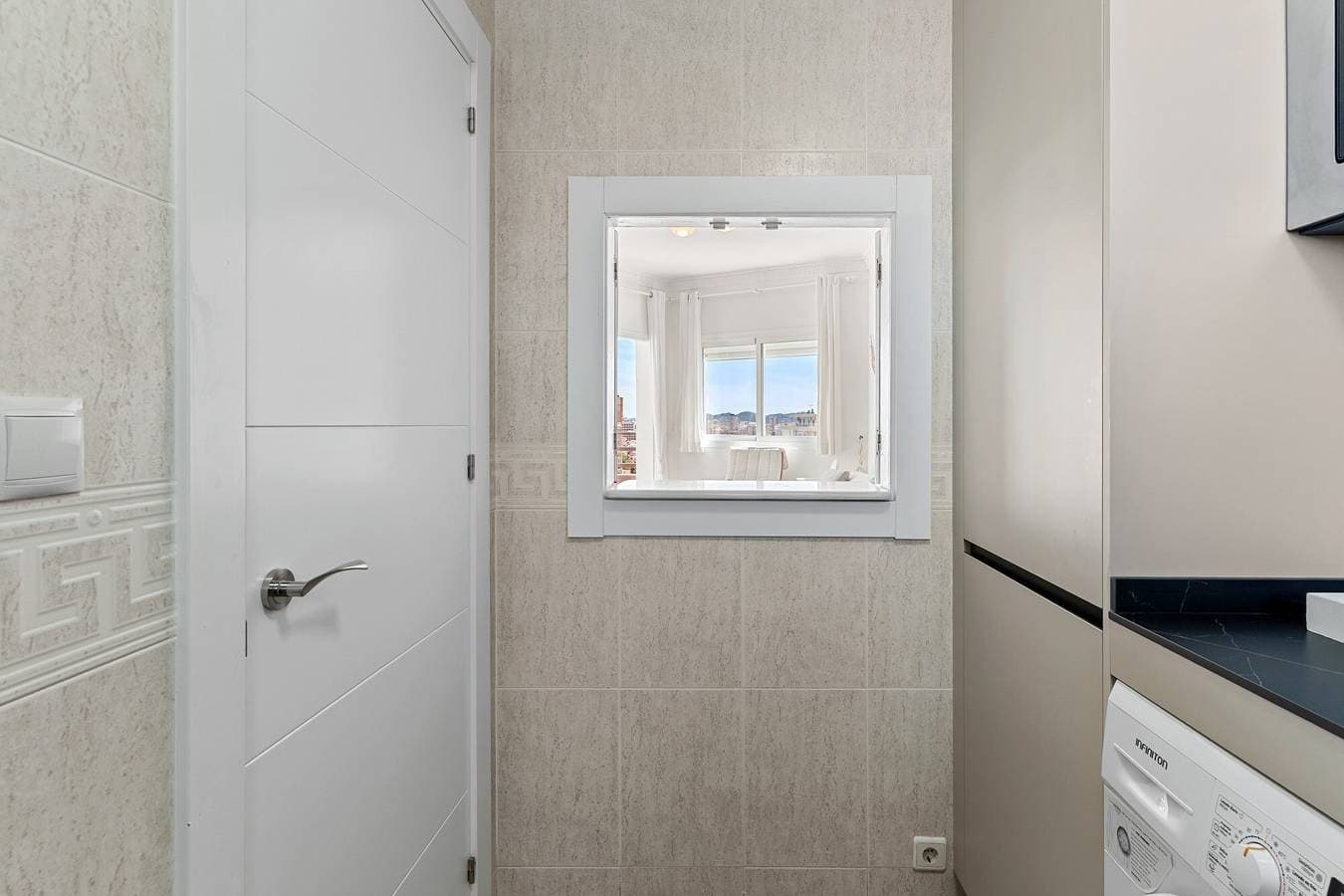 Foto 9 von 20: Ferienwohnung "Fuengirola" mit Blick auf das Meer und die Berge, Gemeinschaftspool & WLAN