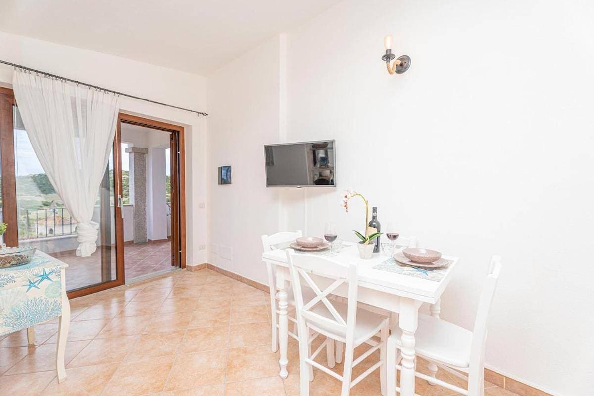 Foto 9 von 24: Terrazza Privata, pochi passi dalla Spiaggia Porto Taverna