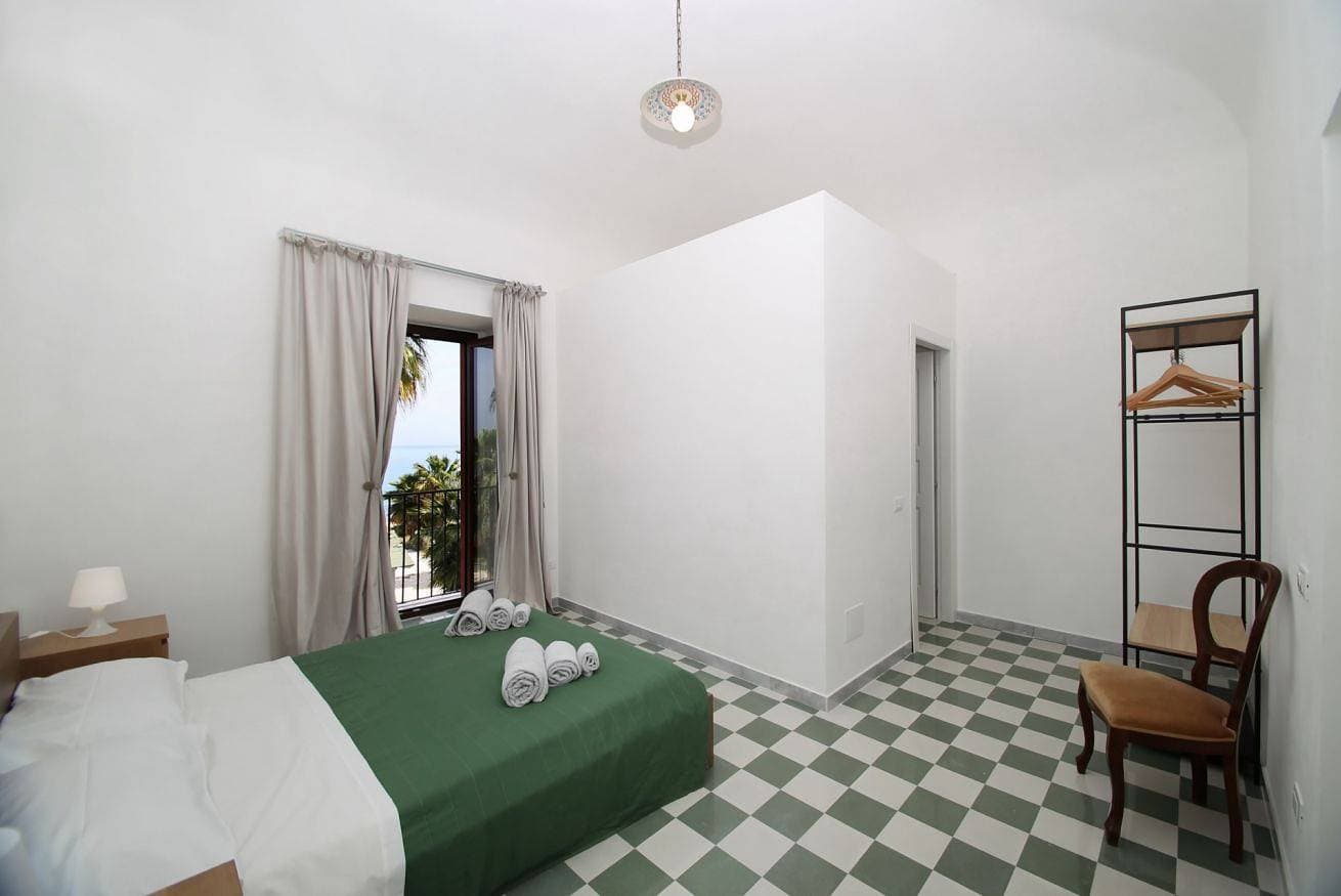 Foto 7 von 23: Dimora Burrafato 1: Historische Residenz direkt am Meer