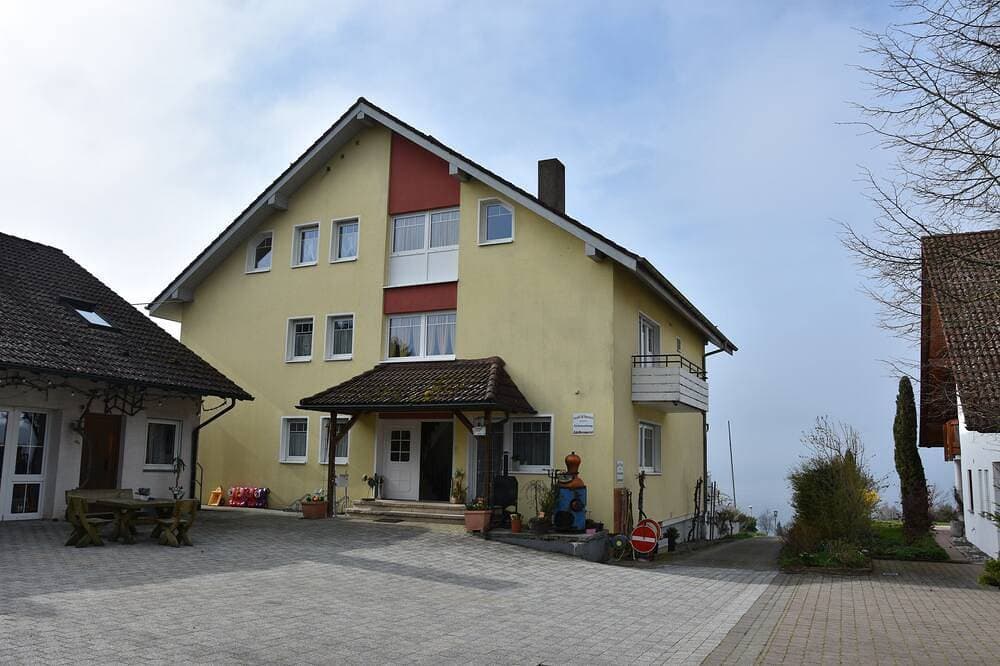 Foto 4 von 6: Unsere Ferienwohnungen Haben Alle Blick auf den Bodensee. Nur 500 m zum Bodensee