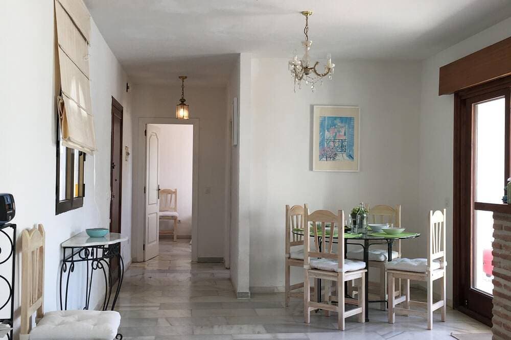 Foto 11 von 23: Geräumige, helle Villa: großer Pool, 3 Schlafzimmer, 3 Bäder, Meerblick
