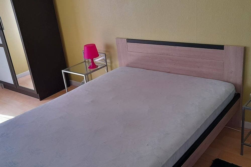 Foto 2 von 15: Stay in Caen - Spacious 4 Bedroom Apartment, Near the Beach