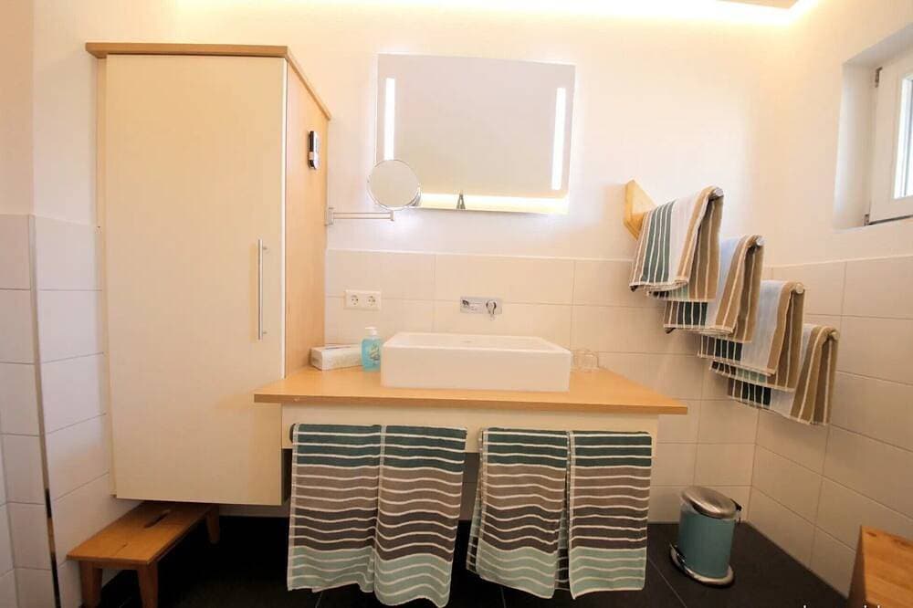 Foto 9 von 19: Ferienwohnung 'Abendgrund' mit privater Terrasse, Gemeinschaftsgarten und WLAN