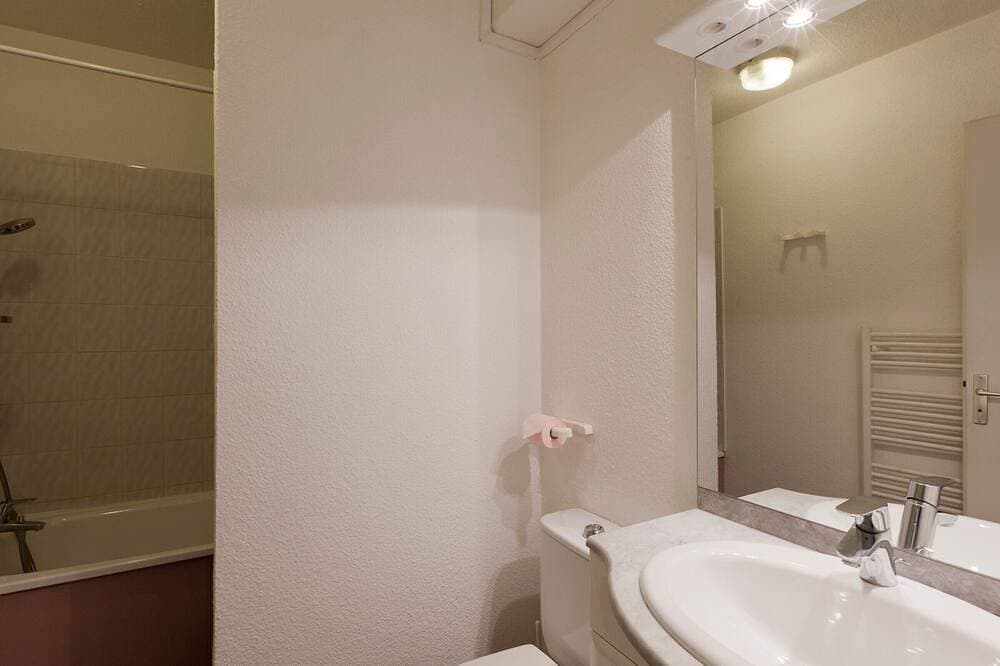 Foto 2 von 21: Gemütliches Studio für 2 mit Balkon und WiFi in Brides-les-Bains