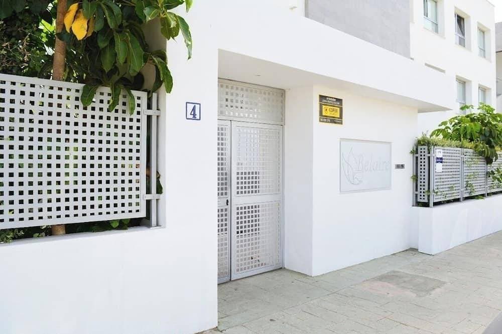 Foto 11 von 21: 10 mins from Puerto Banus, On the new golden mile - luxury gated community