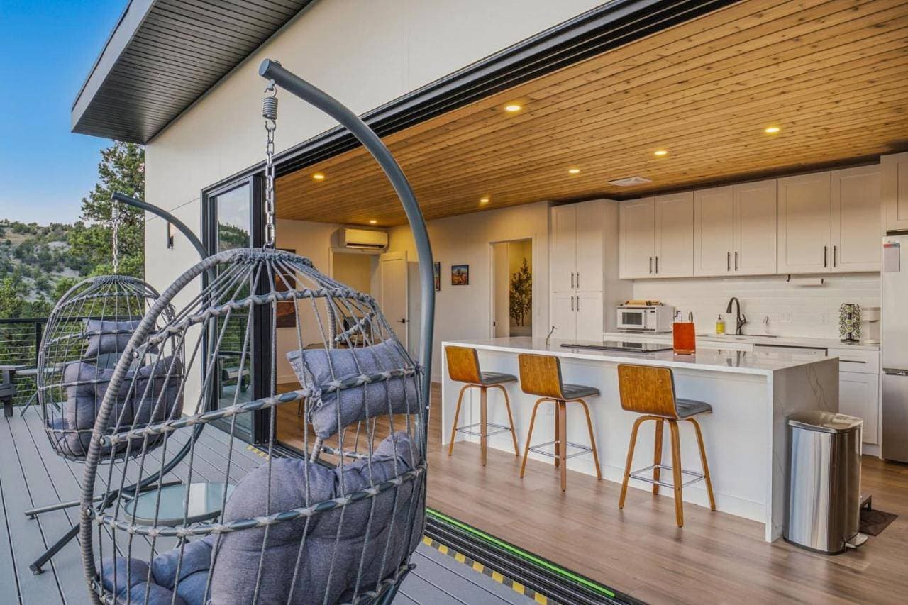 Mountain Views Near Zion & Bryce - Pet Friendly 1
