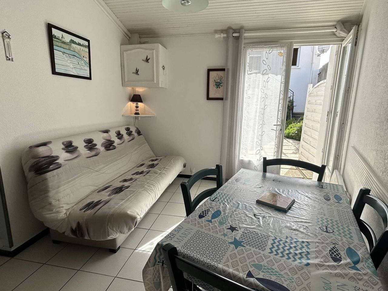 Foto 4 von 15: Charmantes 2-Zimmer-Haus, Terrasse, nahe Hafen & Strand, 4 Schlafplätze