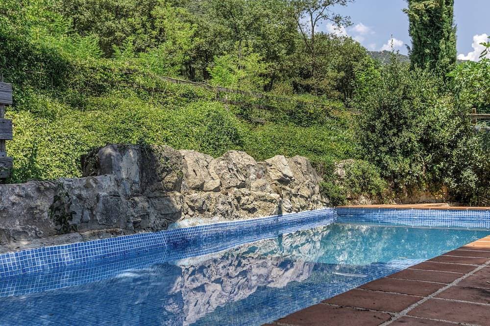 Real disconnection in Alta Garrotxa. Nature, calm and home cooking. 1