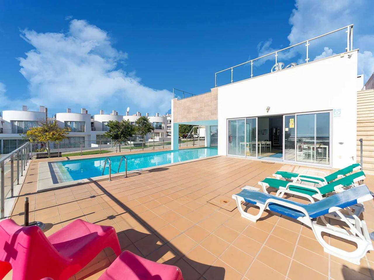 Foto 7 von 37: Ferienhaus für 4 Personen mit Pool