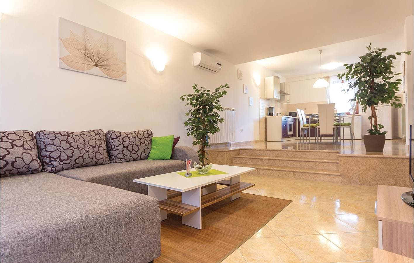 Foto 7 von 28: Gemütliche 2-Zimmer-Wohnung mit Terrasse, in der Nähe des Strandes Havajka