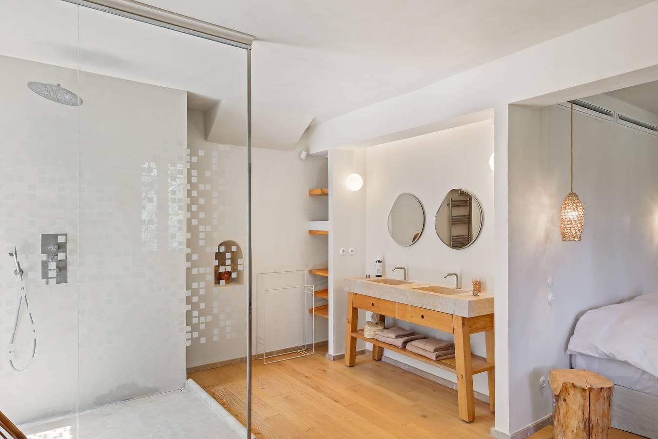 Foto 2 von 9: Les 3 thyms - Avec Piscine Privée
